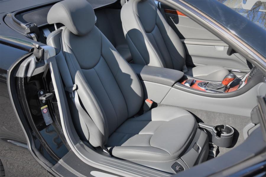 Интерьер Mercedes-Benz SL500 (R230) 2003 года  (фото 37 из 86)